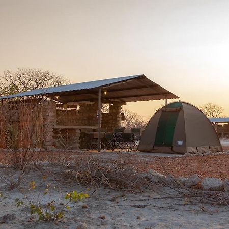 Etosha Trading Post Campsite Окаукуэджо Экстерьер фото