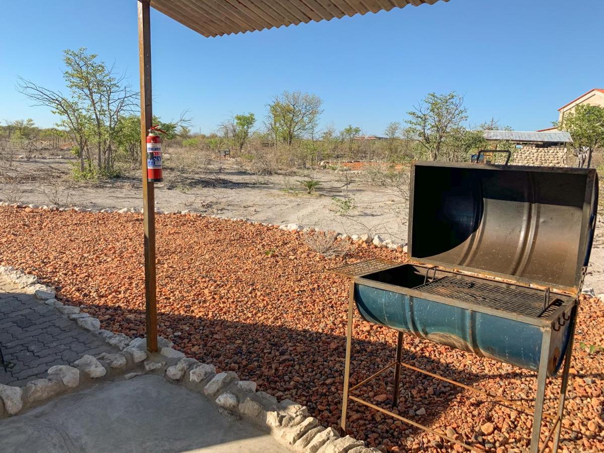 Etosha Trading Post Campsite Окаукуэджо Экстерьер фото